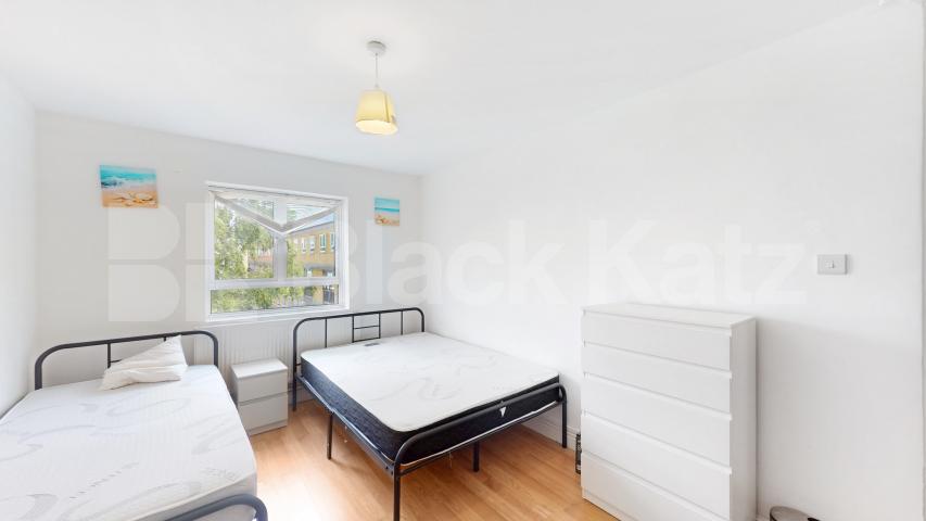 			3 Bedroom, 1 bath, 1 reception Flat			 Plender Street, Camden